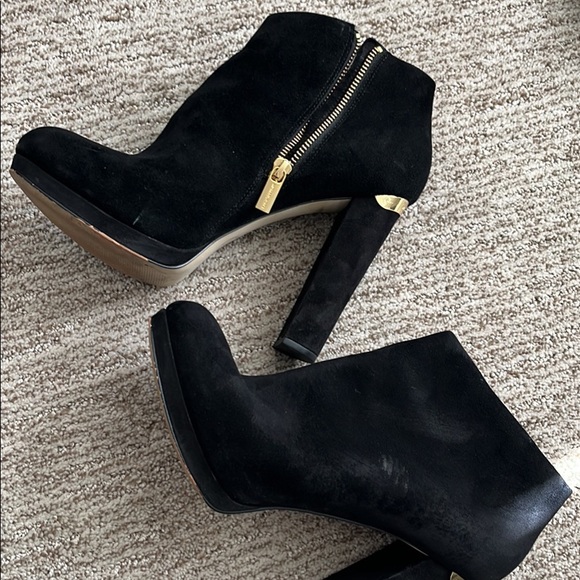 Michael Kors heel booties - Picture 2 of 4